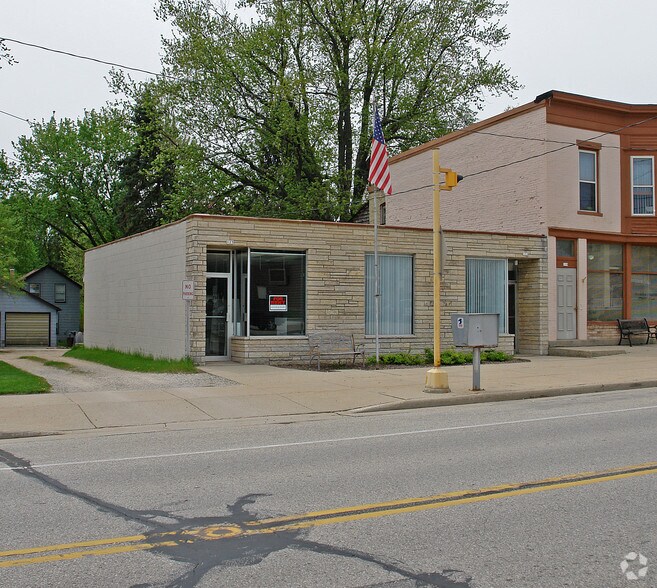 121-123 E Main St, Eagle, WI for sale - Primary Photo - Image 1 of 1