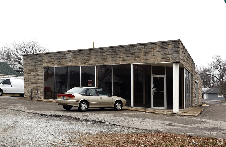 1931 McKinley Ave, Columbus, IN for sale - Primary Photo - Image 1 of 1