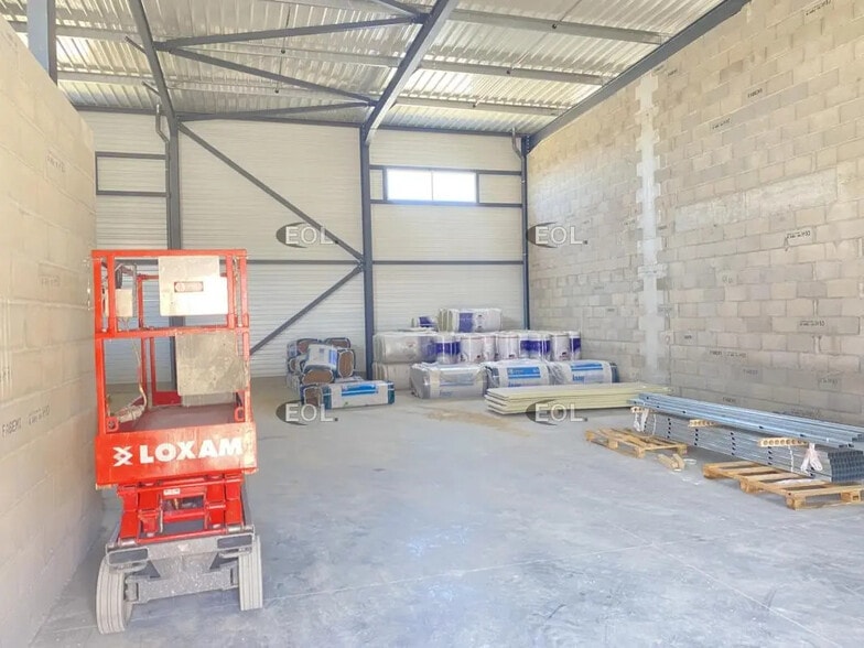 Industrial in Chassieu for lease - Interior Photo - Image 3 of 23
