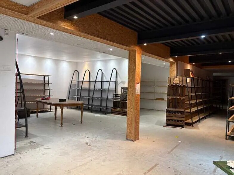 Retail in Lambersart for lease - Interior Photo - Image 3 of 4
