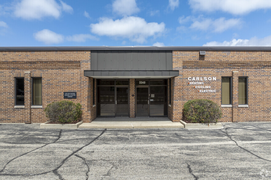 3340 W Lake Ave, Glenview, IL for lease - Building Photo - Image 2 of 7