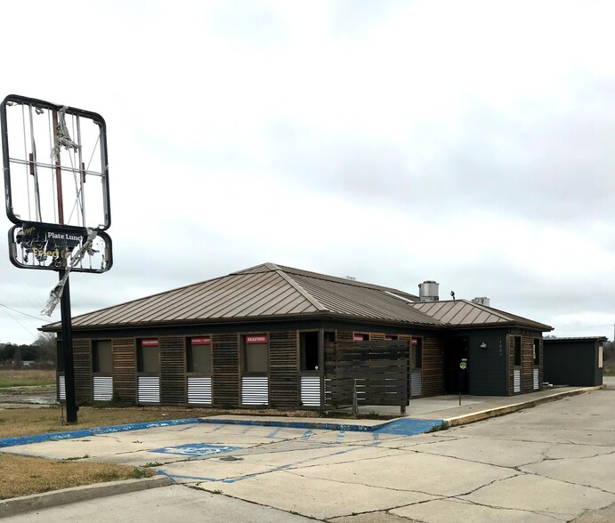 1857 E Main St, Ville Platte, LA for sale - Building Photo - Image 1 of 1