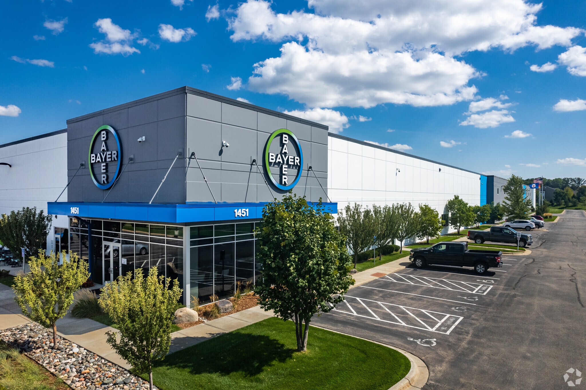 1451 Dean Lakes Trl, Shakopee, MN for lease Primary Photo- Image 1 of 7
