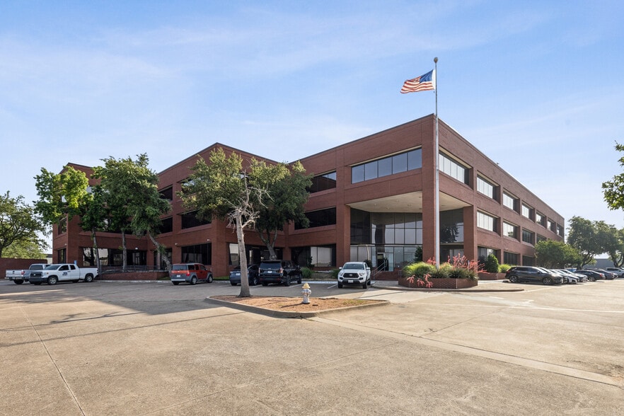 2121 Midway Rd, Carrollton, TX for lease - Building Photo - Image 2 of 22