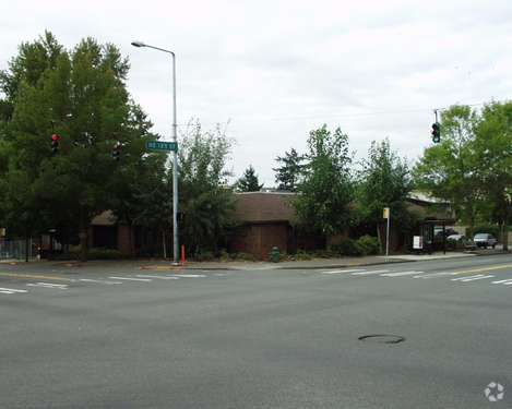 3327 NE 125th Ave, Seattle, WA for lease - Building Photo - Image 3 of 15