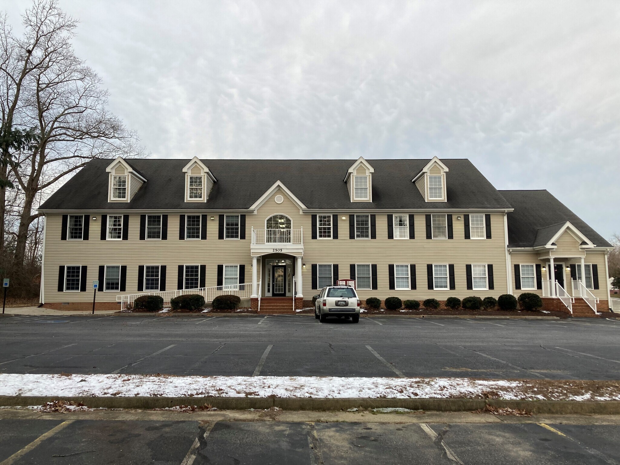 2505 Pocoshock Pl, North Chesterfield, VA for lease Building Photo- Image 1 of 11