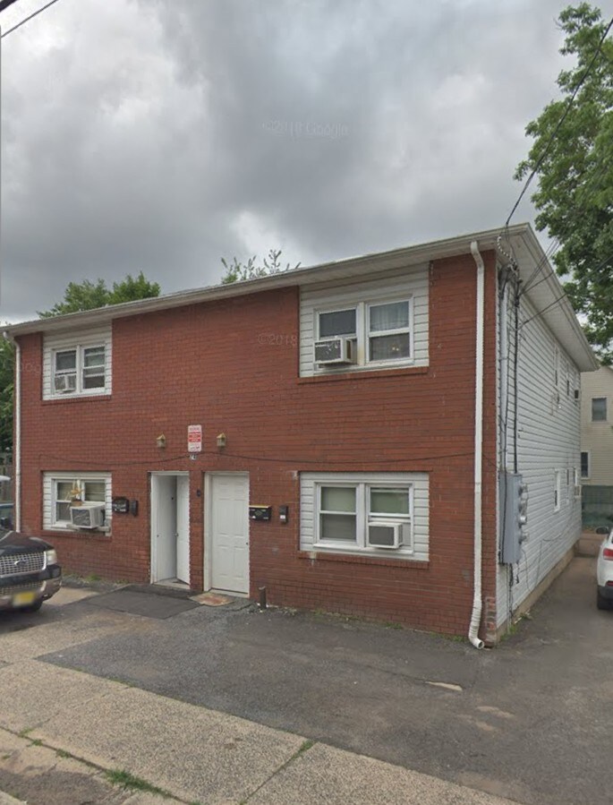 74 S Ward St, New Brunswick, NJ 08901