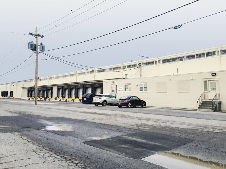 8 Northeastern Industrial Park, Guilderland Center, NY for sale - Building Photo - Image 1 of 1