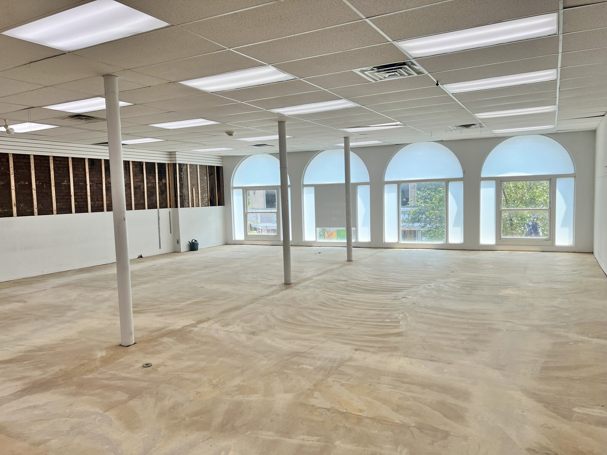 541 Main St, New Rochelle, NY for lease Interior Photo- Image 1 of 3