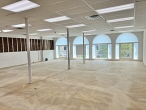 541 Main St, New Rochelle, NY for lease Interior Photo- Image 1 of 3