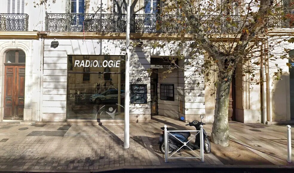 Retail in Toulon for lease - Building Photo - Image 1 of 5
