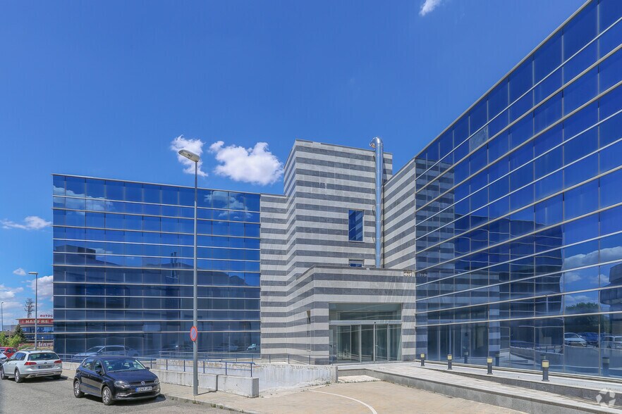 Office in Alcalá de Henares, Madrid for sale - Building Photo - Image 3 of 3