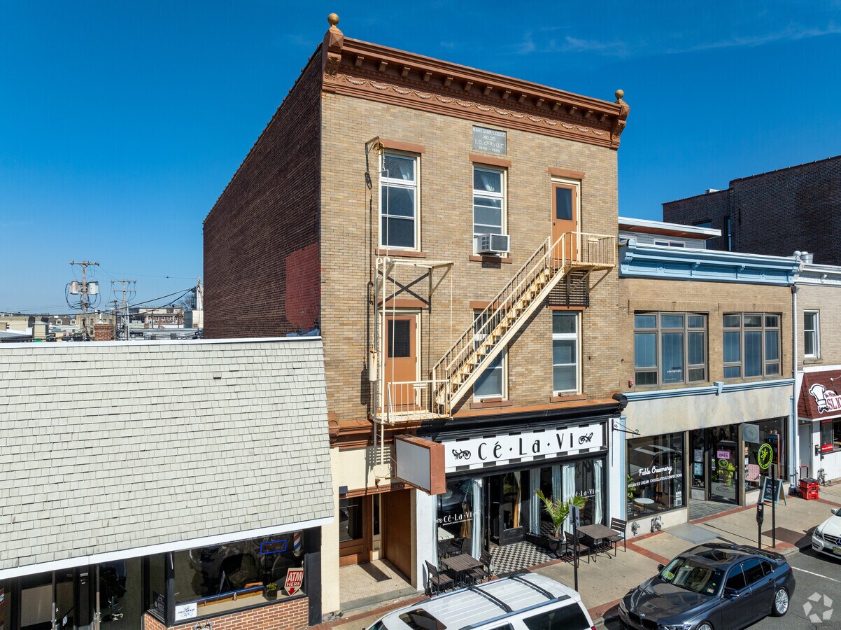 16 Monmouth St, Red Bank, NJ 07701 LoopNet