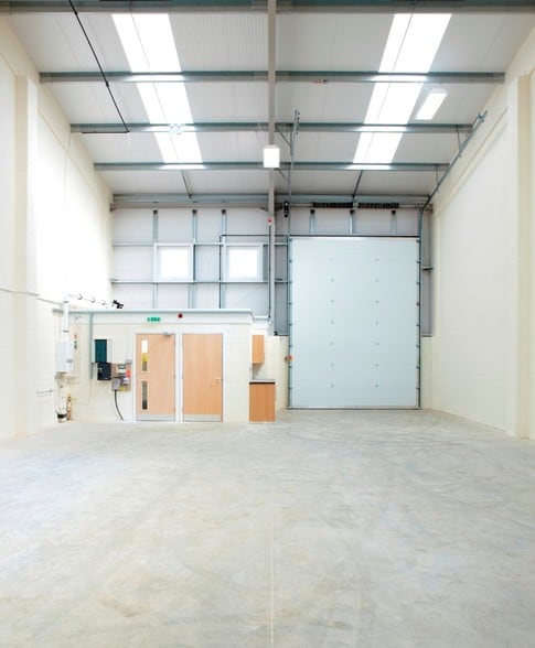 Eastern Ave, Dunstable for lease - Interior Photo - Image 3 of 22