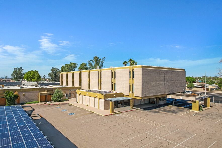 3001 W Indian School Rd, Phoenix, AZ for sale - Building Photo - Image 1 of 55