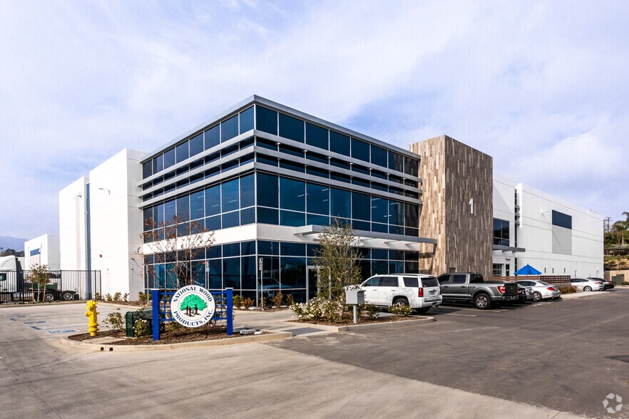 1 Latitude Way, Corona, CA for sale - Primary Photo - Image 1 of 1