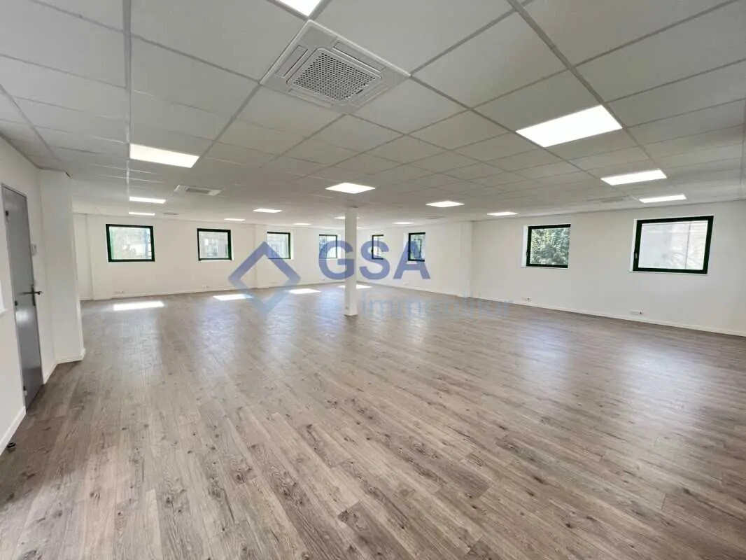 Office in Viry-Châtillon for lease Interior Photo- Image 1 of 6