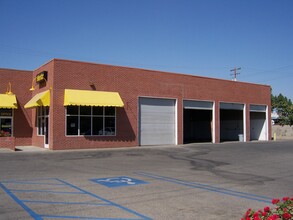 1700 24th St, Bakersfield, CA for lease Building Photo- Image 2 of 2