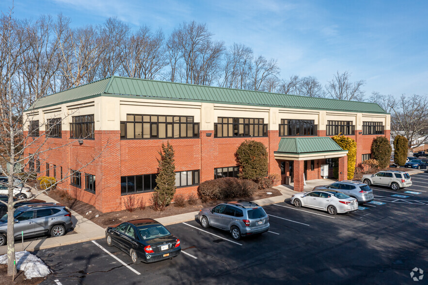 1351 S County Trl, East Greenwich, RI for lease - Building Photo - Image 1 of 6