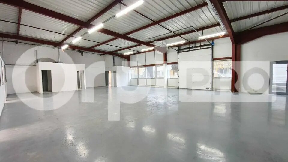 Office in Villebon-sur-Yvette for lease - Building Photo - Image 2 of 9