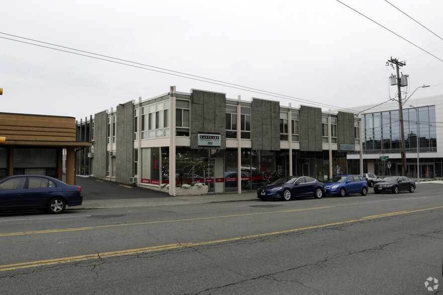 2633 Eastlake Ave E, Seattle, WA for lease - Primary Photo - Image 1 of 9