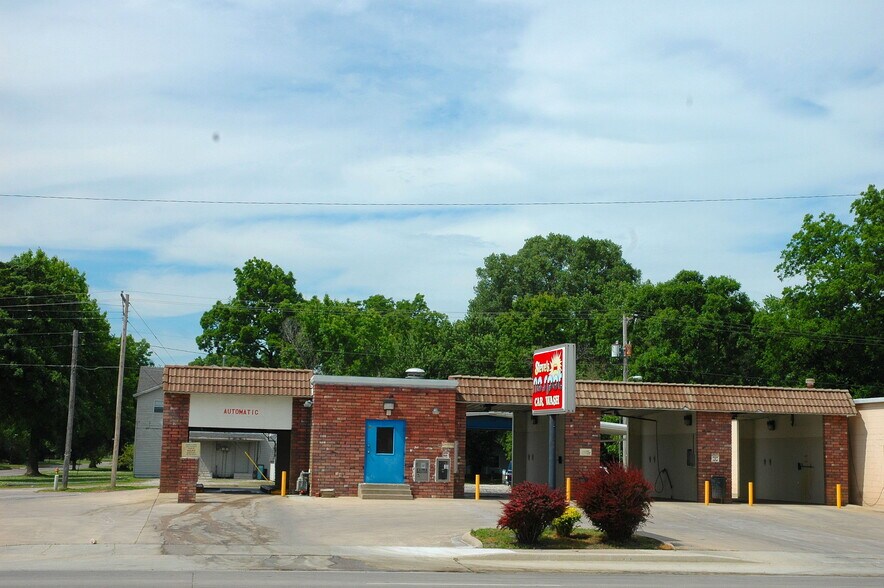 1231 Main St, Parsons, KS 67357