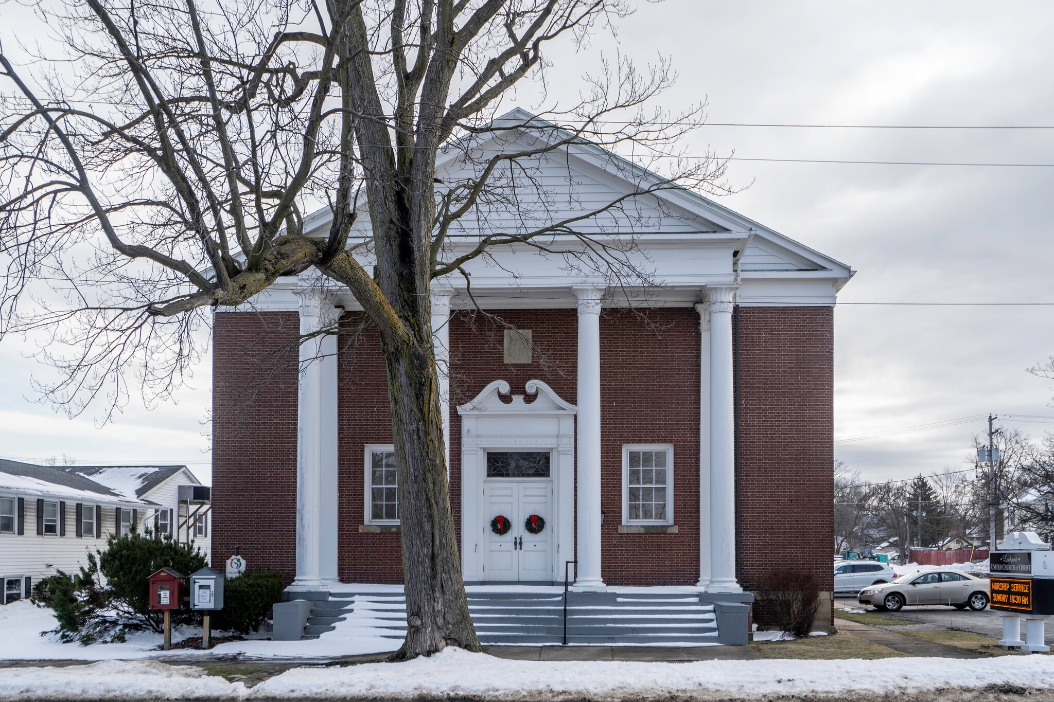 98 East Ave, Lockport, NY for sale Primary Photo- Image 1 of 1