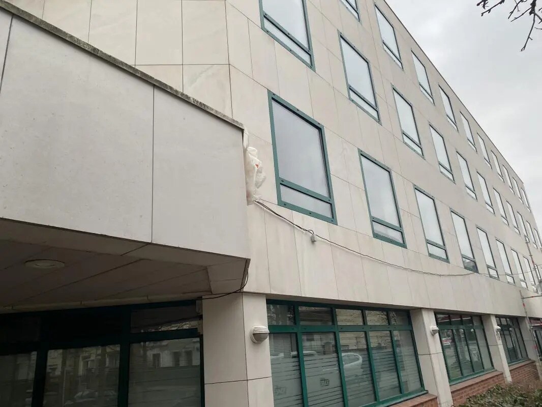 Office in Melun for lease Building Photo- Image 1 of 8