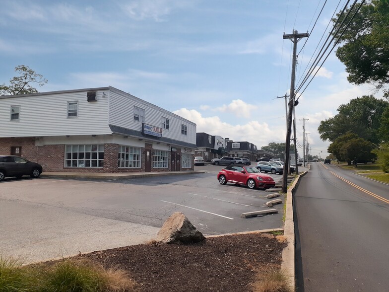 11 N Five Points Rd, West Chester, PA for lease - Building Photo - Image 2 of 6