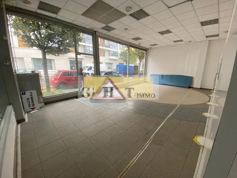 Industrial in Maisons-Alfort for sale - Interior Photo - Image 2 of 5