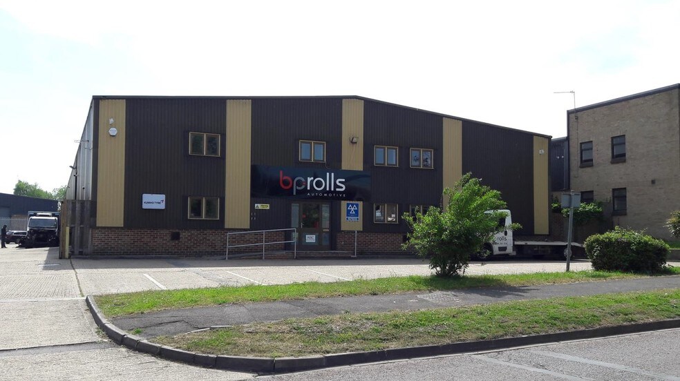 8 Hopkinson Way, Andover for sale - Primary Photo - Image 1 of 1