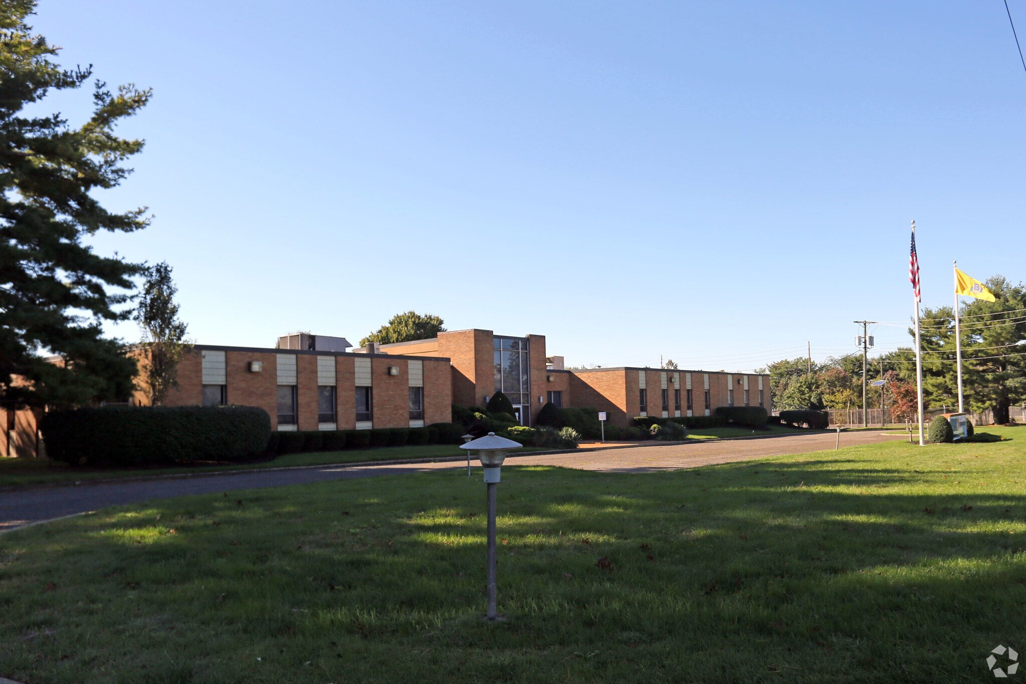 1001 Taylors Ln, Cinnaminson, NJ for sale Primary Photo- Image 1 of 1