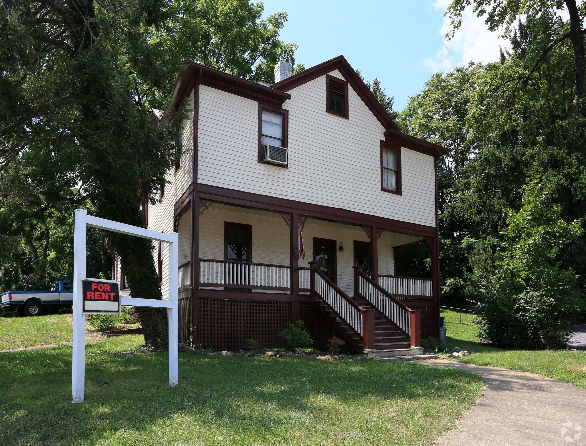 321 S Royal Ave, Front Royal, VA for lease Primary Photo- Image 1 of 8