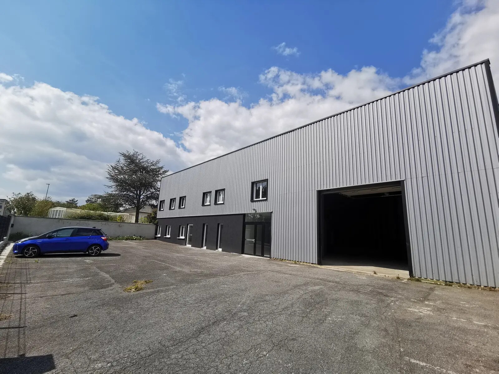 Flex in Tinqueux for sale Building Photo- Image 1 of 26