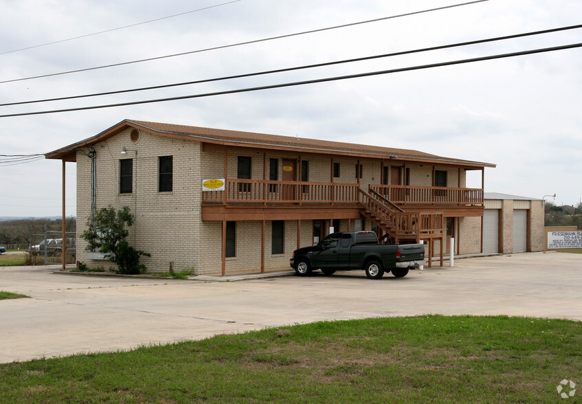 9546 E US Highway 87, San Antonio, TX for lease - Building Photo - Image 2 of 4