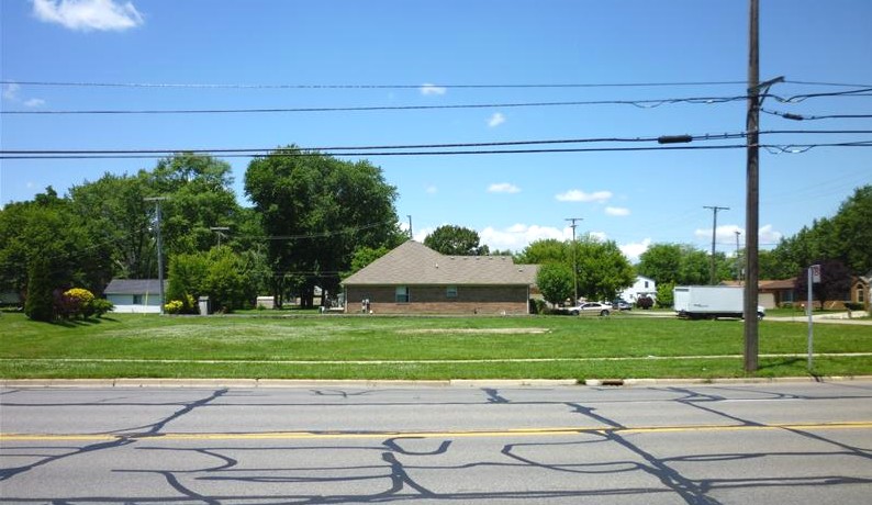 34535 Jefferson Ave, Harrison Township, MI for sale - Primary Photo - Image 1 of 1