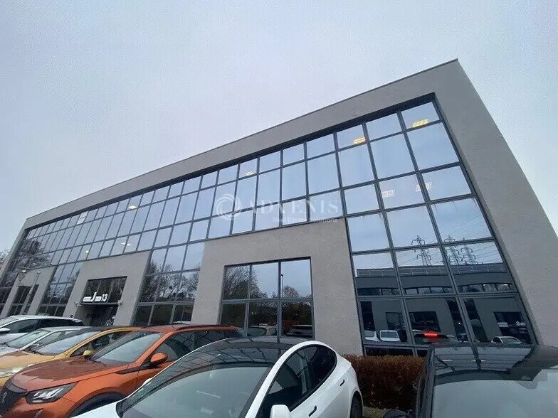 Office in Palaiseau for lease - Building Photo - Image 1 of 5