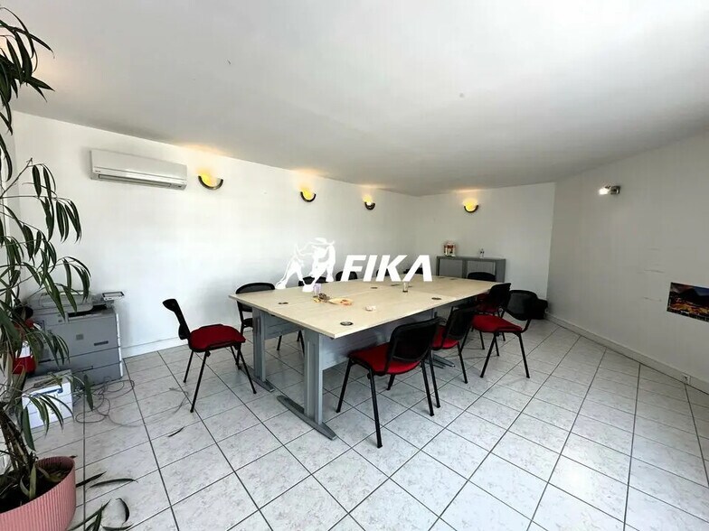 Office in Fenouillet for lease - Interior Photo - Image 3 of 5