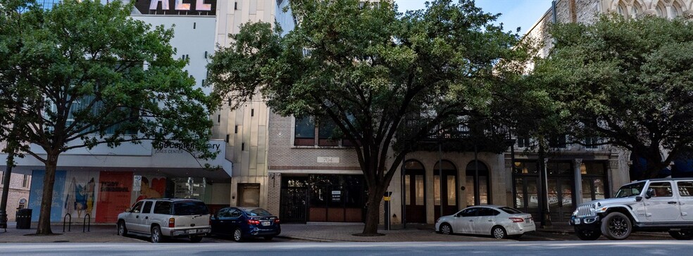704 Congress Ave, Austin, TX for lease - Building Photo - Image 1 of 7
