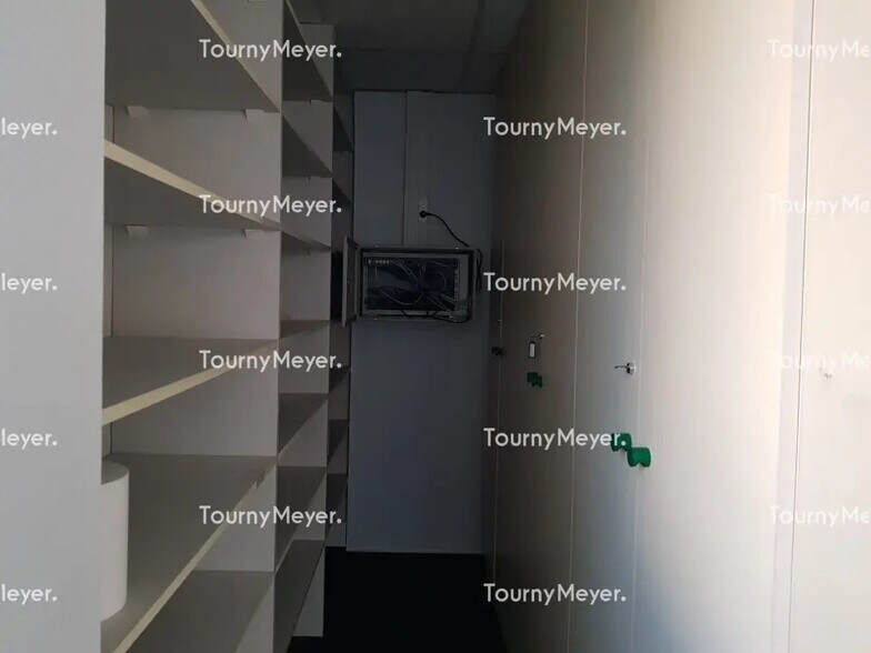 Office in Toulouse for lease - Interior Photo - Image 2 of 4