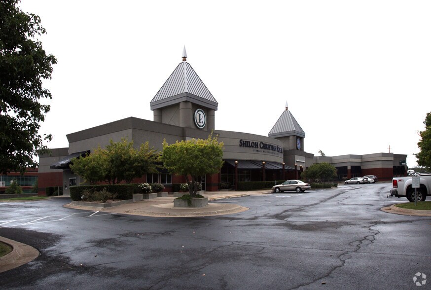 5403-5415 Pinnacle Point Dr, Rogers, AR for lease - Building Photo - Image 1 of 3