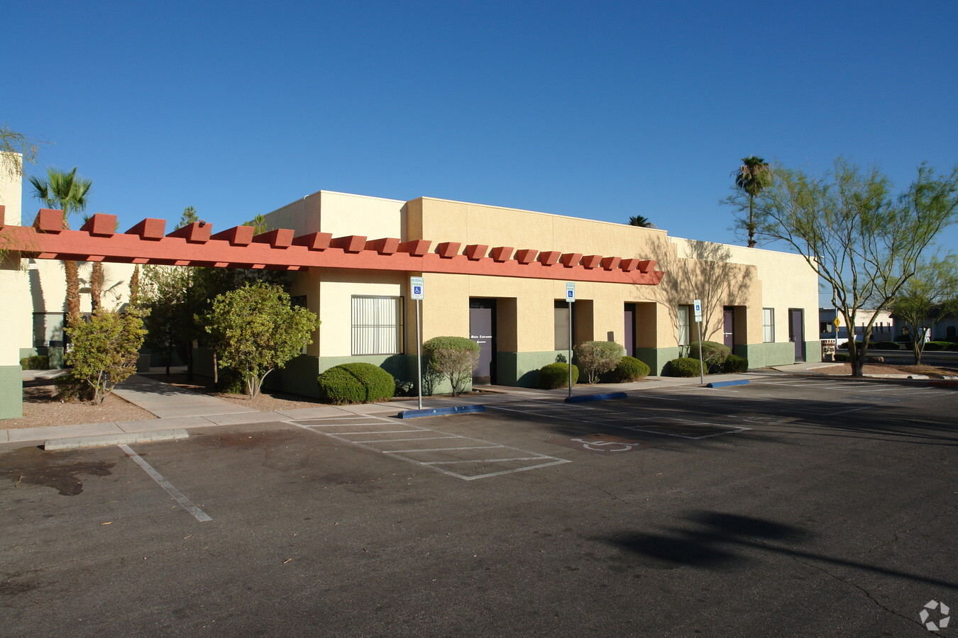 3211 W Charleston Blvd, Las Vegas, NV 89102 | LoopNet