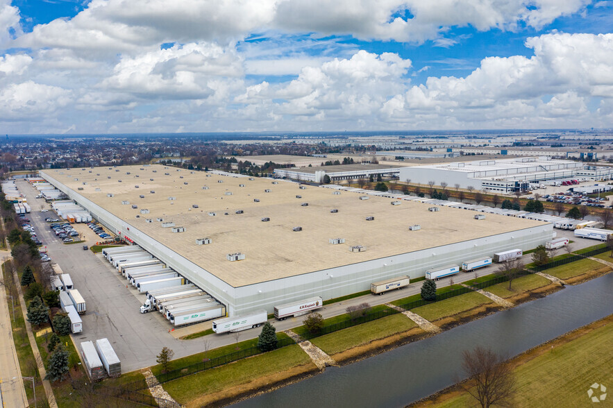 901 Carlow Dr, Bolingbrook, IL for sale - Aerial - Image 1 of 1