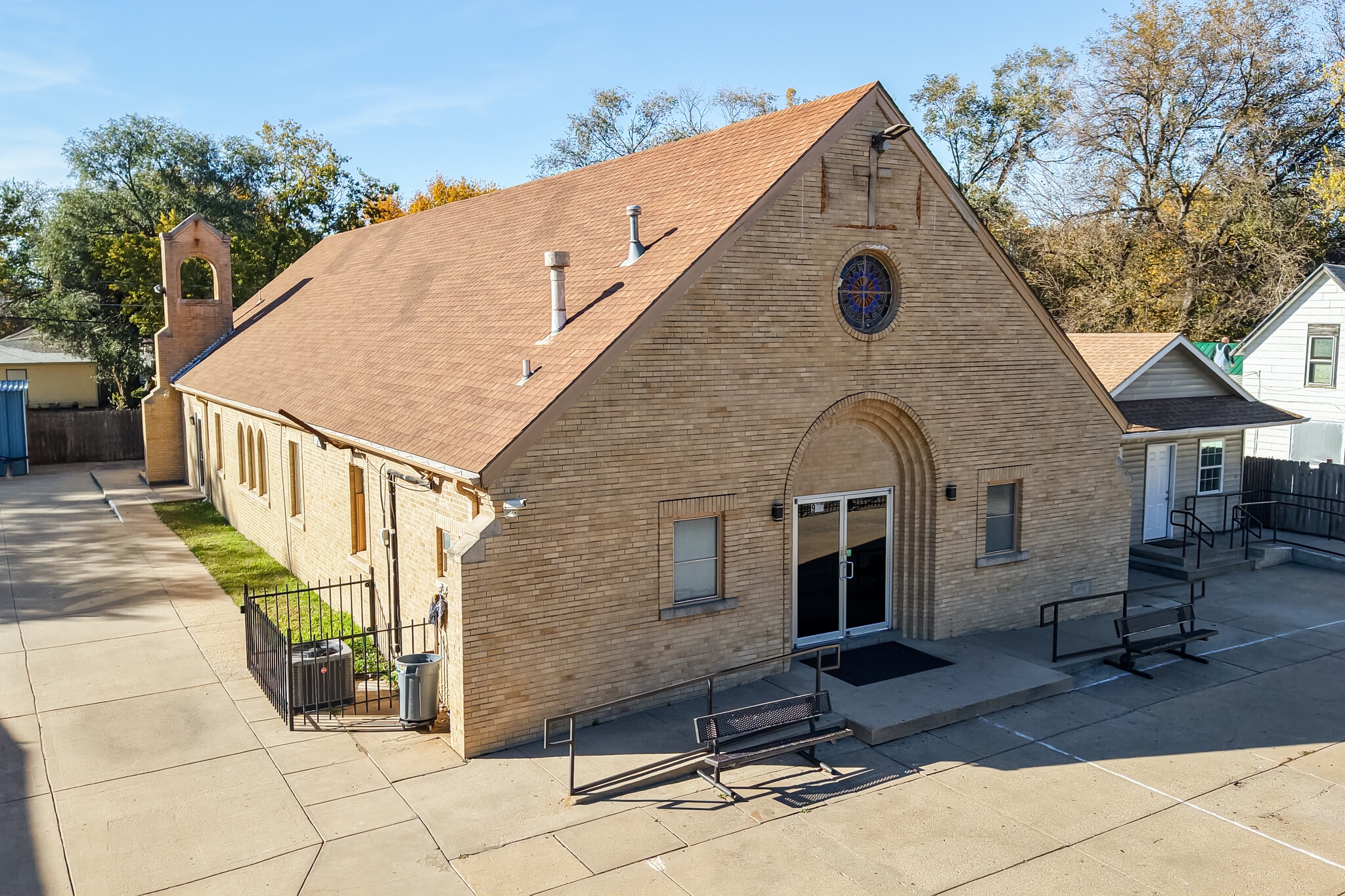 927 St Francis Ave, Wichita, KS for sale Primary Photo- Image 1 of 2