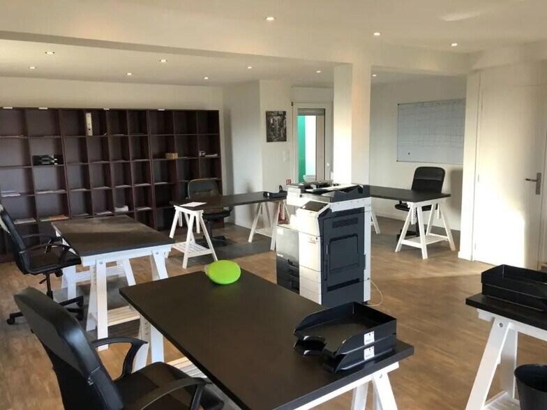 Office in Miserey-Salines for lease - Interior Photo - Image 2 of 7