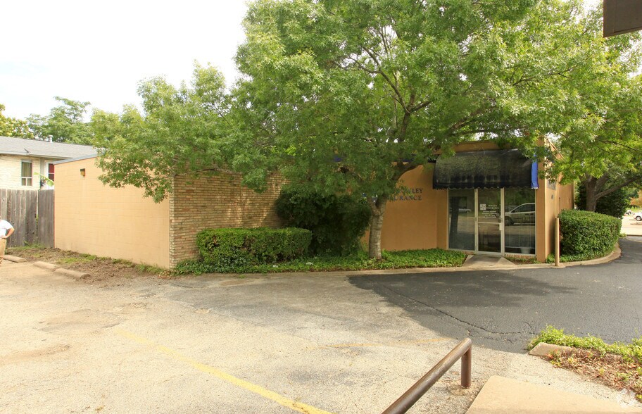 6805 Guadalupe St, Austin, TX for sale - Building Photo - Image 2 of 2