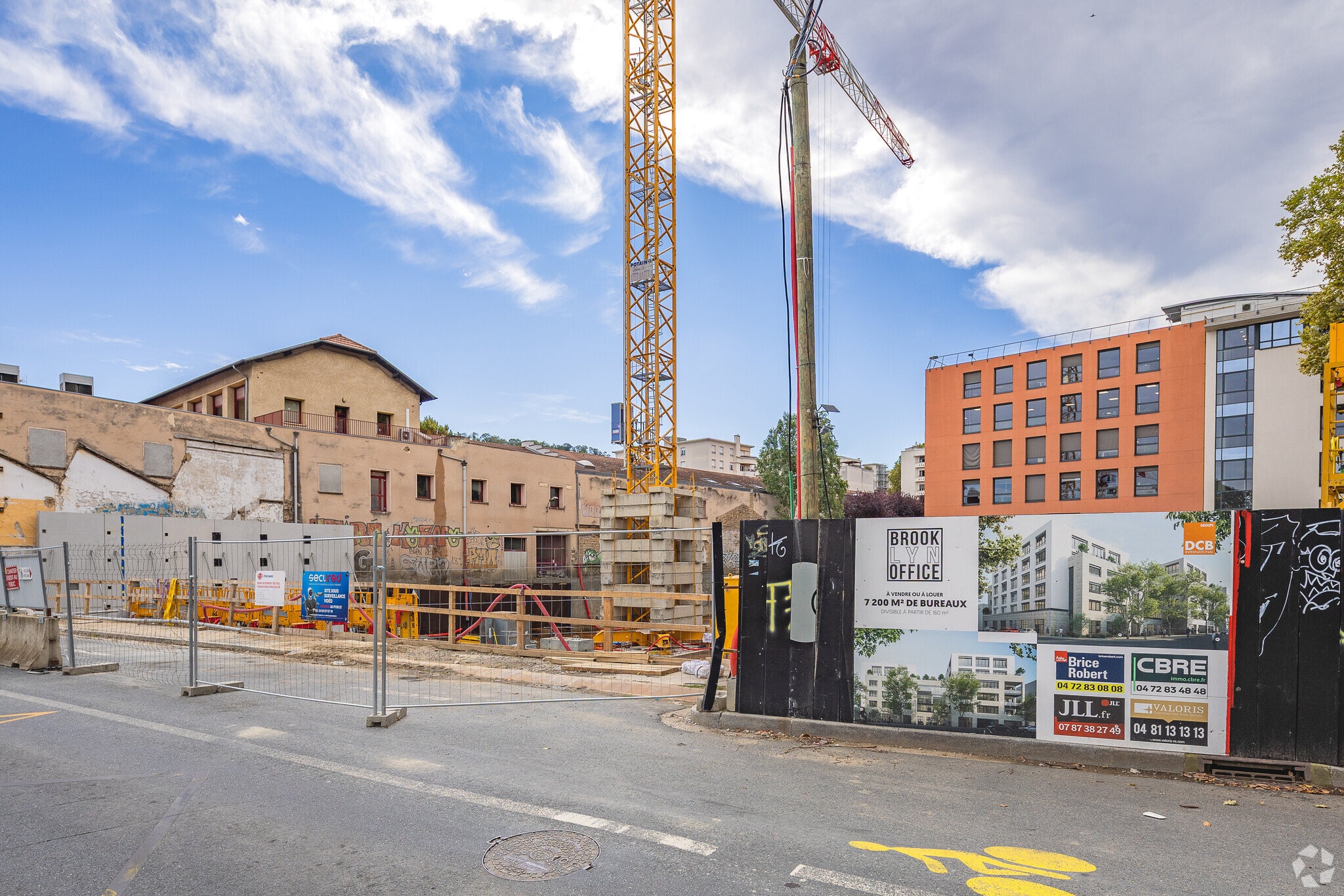 69 Rue Gorge De Loup, Lyon, Lyon for lease Primary Photo- Image 1 of 3