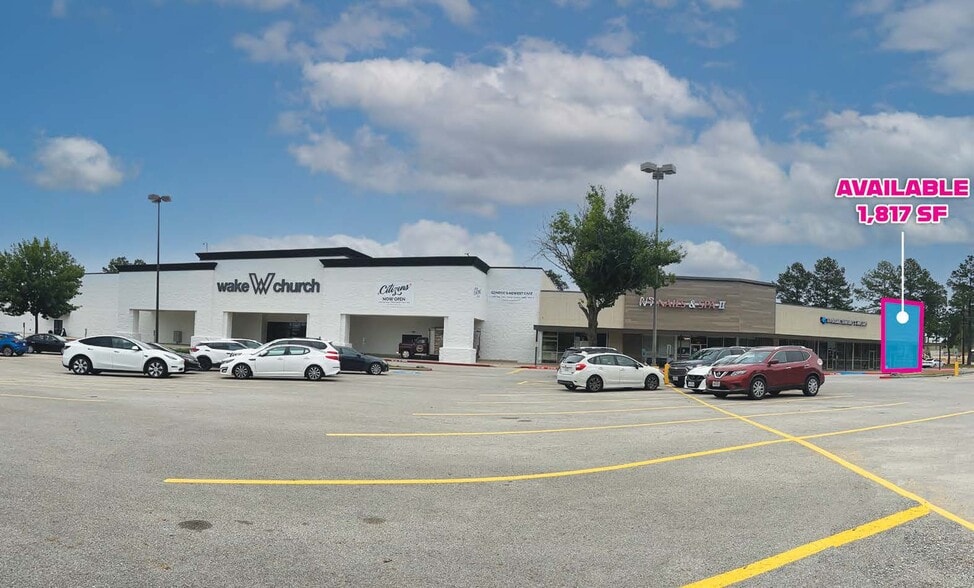 3830-3836 W Davis St, Conroe, TX for lease - Building Photo - Image 3 of 5