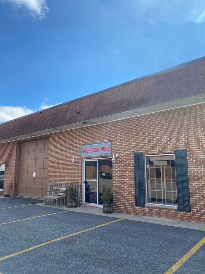 22029 N Pepper Rd, Lake Barrington, IL 60010