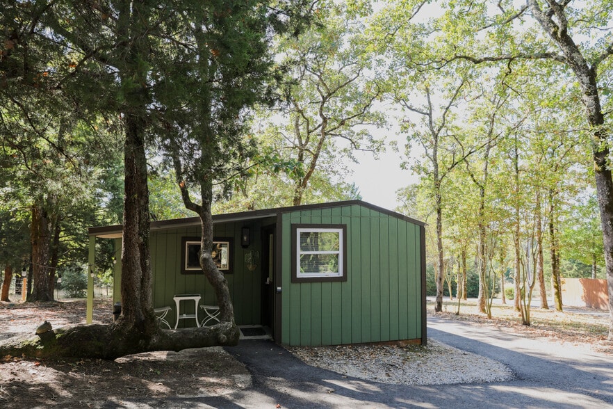 6159 Crestview Dr, Athens, TX for sale - Building Photo - Image 2 of 37